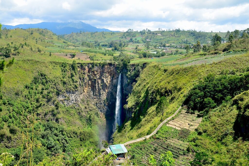 Air Terjun Sipiso piso